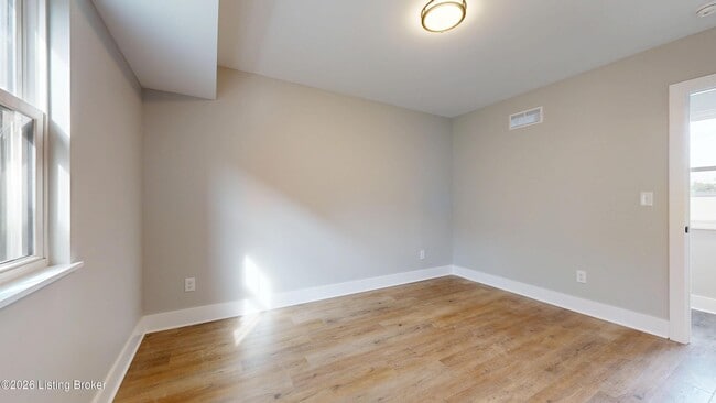 Building Photo - 116 Bauer Ave