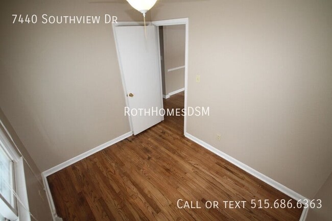 Building Photo - 7440 Southview Dr