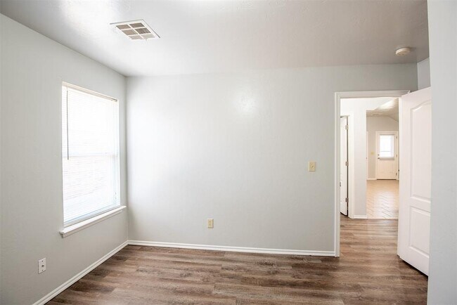 Building Photo - 8109 Frye Ln