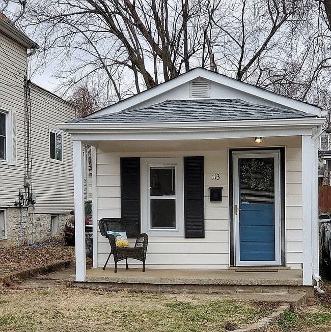 Building Photo - 113 E Velma Ave