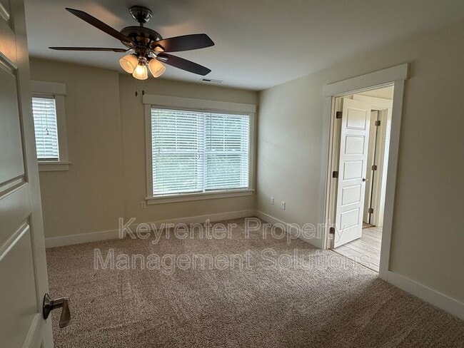 Building Photo - 2440 Belvue Rd