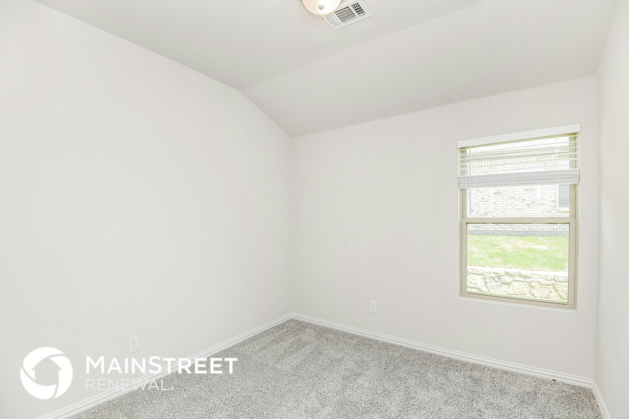 Building Photo - 2520 Shakopee St