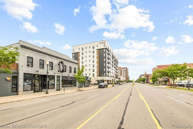 Building Photo - 510 N Main St