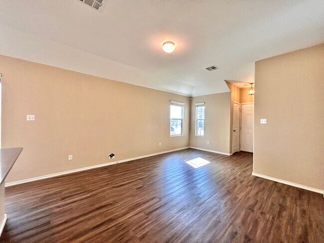 Building Photo - Move-In Ready 3-Bed, 2-Bath Home in Jarell