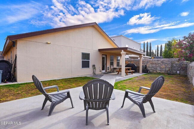 Building Photo - 12529 Paseo Rosannie Ave