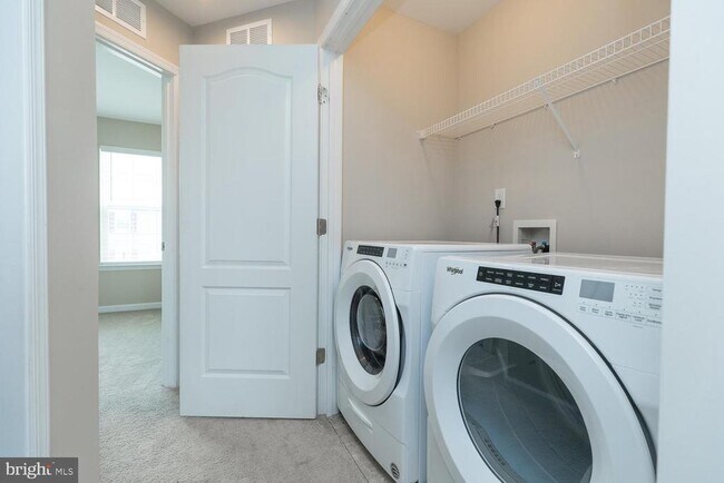 Building Photo - 227 Schramm Lp
