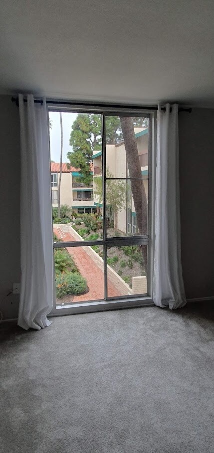 Building Photo - 6455 La Jolla Blvd
