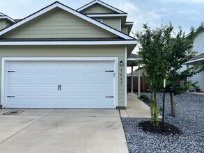 Building Photo - Luxury 3/2 Townhouse in Seguin, Texas