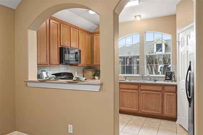 Building Photo - 1602 Village Townhome Dr