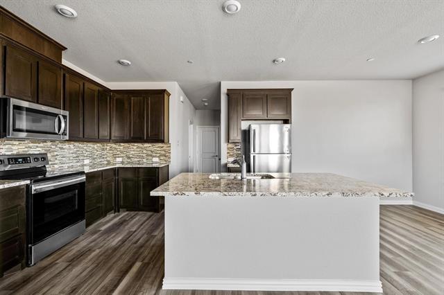 Building Photo - 3201 Solana Cir