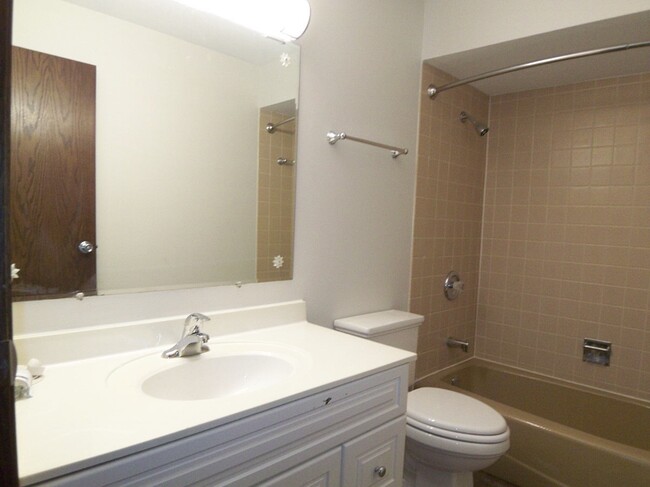 Building Photo - 4381 Woodland Ave