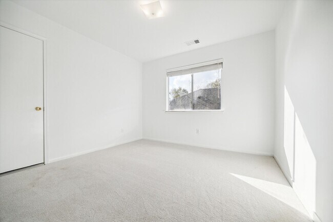 Building Photo - 4910 Sterling Crossing