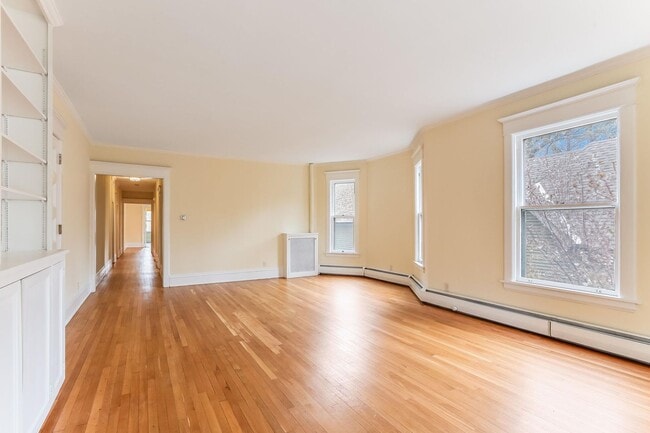 Building Photo - Stunning oversized 2 Bed/2Bath Condo in Cr...