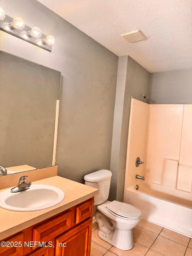Building Photo - 6984 Ortega Woods Dr