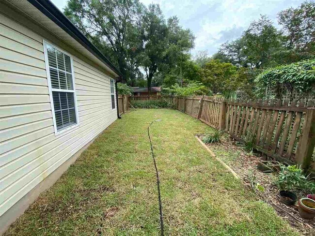 Building Photo - 2601 Cotuit Ln