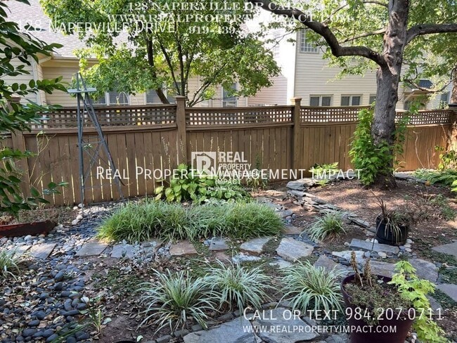 Building Photo - 128 Naperville Dr