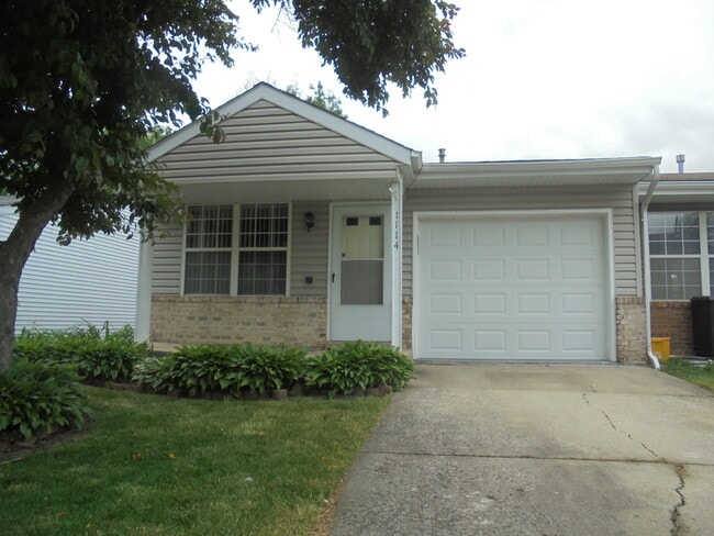Building Photo - 1114 Stratford Ln