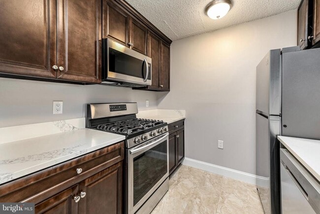 Building Photo - 20991 Timber Ridge Terrace
