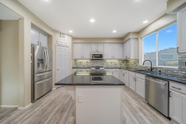 Building Photo - 79910 Camden Dr