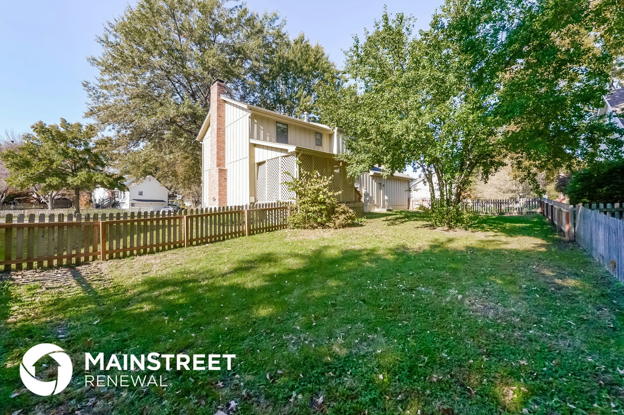 Building Photo - 1139 NE Oak tree Dr