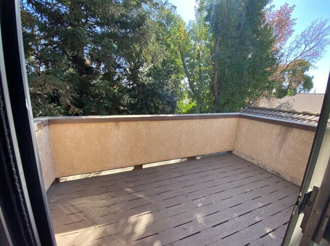 Building Photo - Tuscany Place Triplex