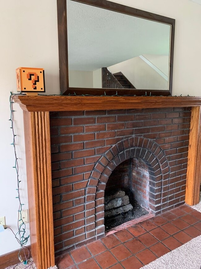 Building Photo - Beautiful, Historical 3 Bedroom House - Available August 2026!