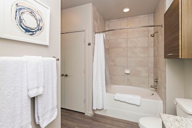 Building Photo - 92 West Paces Ferry Rd NW