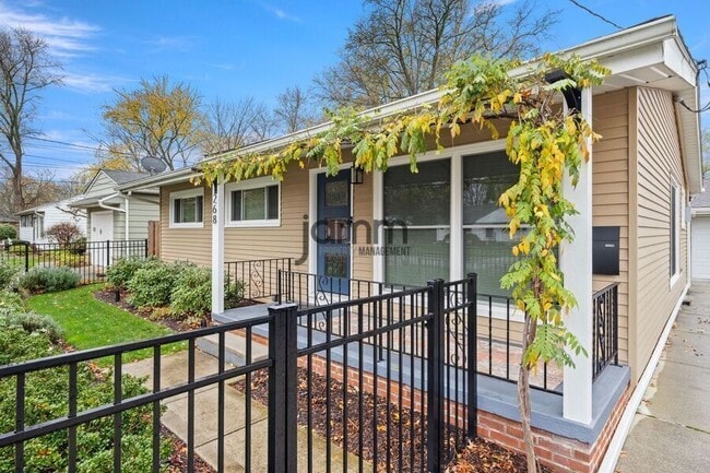Building Photo - 268 Edgewood Dr