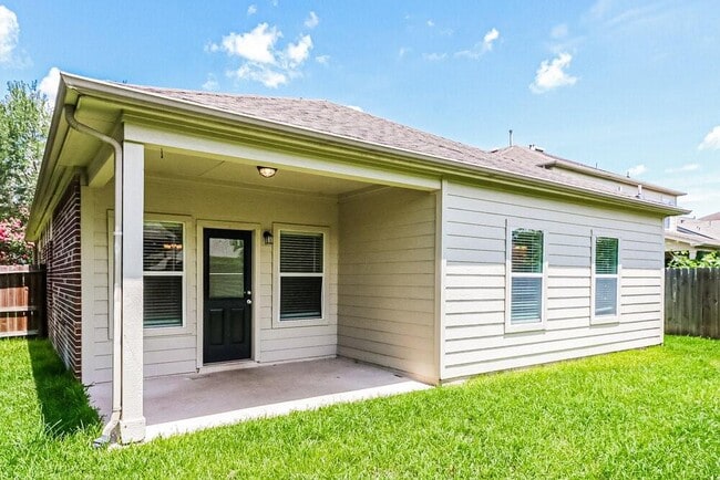 Building Photo - 903 Butterfly Ln