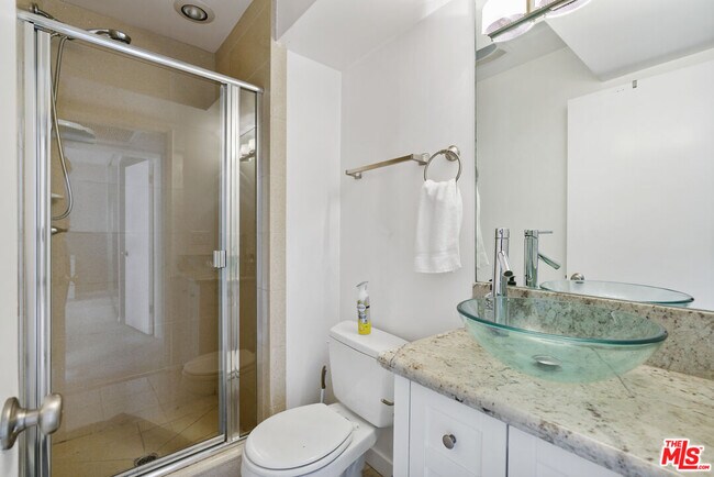 Building Photo - 843 4th St