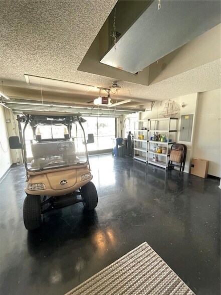 Building Photo - 11240 Hollander Ave
