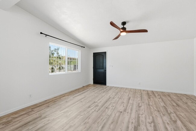 Building Photo - 2535 N Dodge Blvd