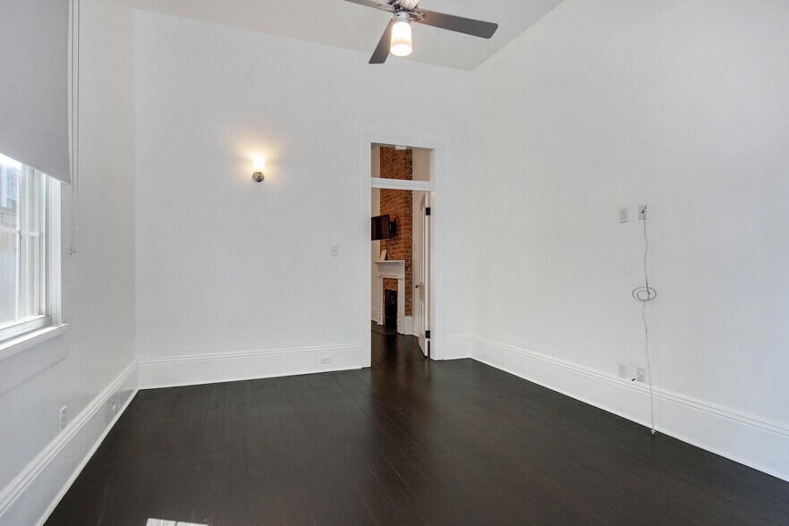 Building Photo - 3978 Annunciation St
