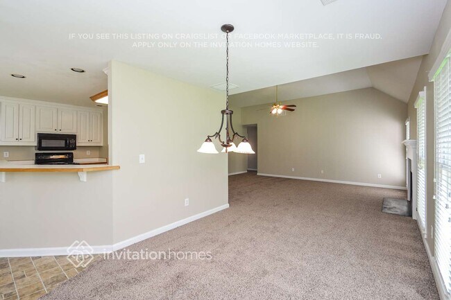 Building Photo - 1840 Country Crest Way