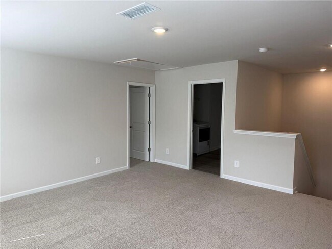 Building Photo - 181 Vly Oak Dr