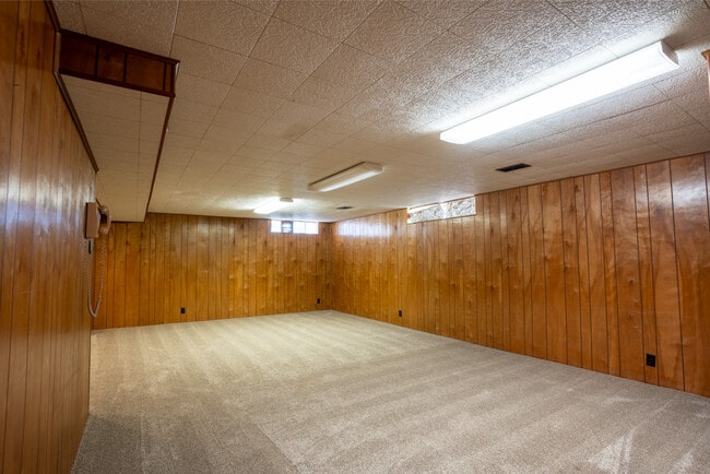 Building Photo - 182 S 800 E