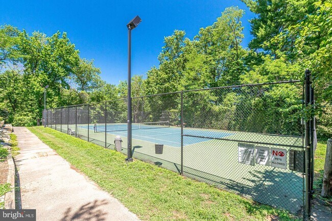 Building Photo - 3569 Martha Custis Dr