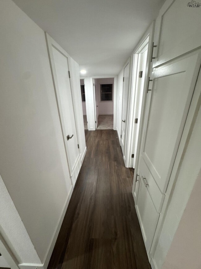 Building Photo - 4126 Lenore Dr