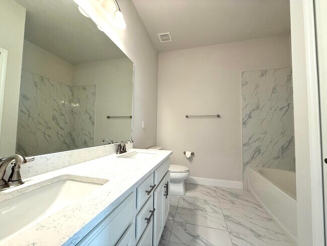 Building Photo - 10819 Pacini Wy