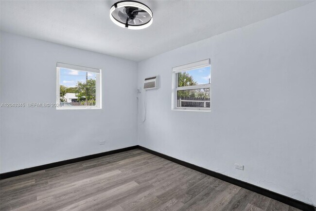 Building Photo - 636 NW 14th Terrace