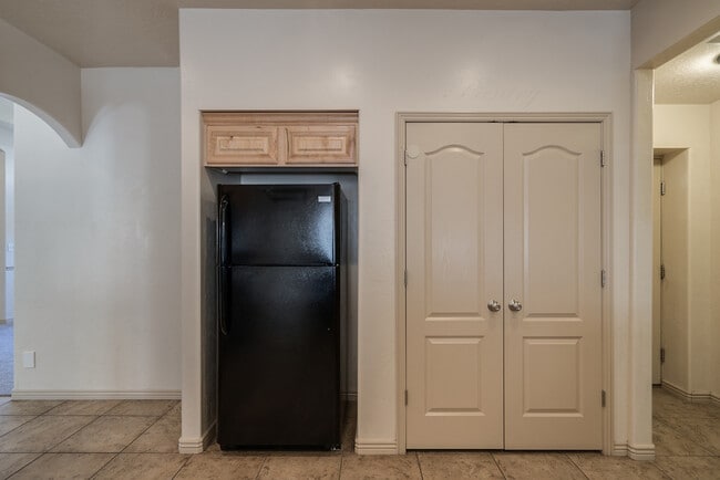 Building Photo - 3 Bedroom Plus Office in The Knolls at Little Valley