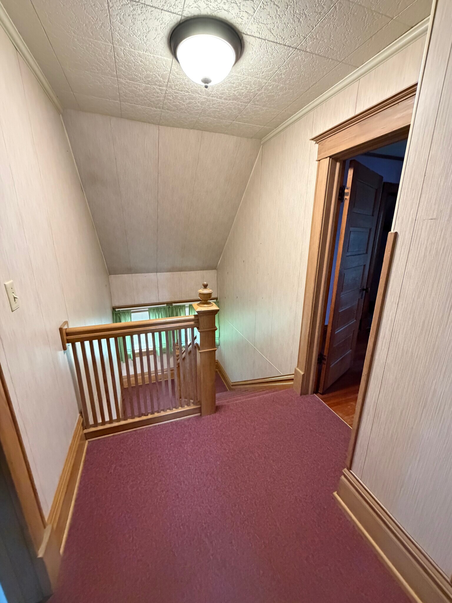 Building Photo - 102 1st St