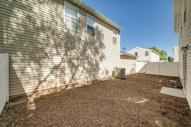 Building Photo - Low-Maintenance Comfort with Community Perks