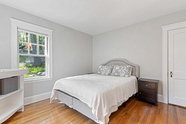 Building Photo - 1045 Adams St