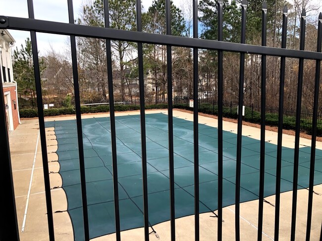 Swim pool - 601 Market Place Ln