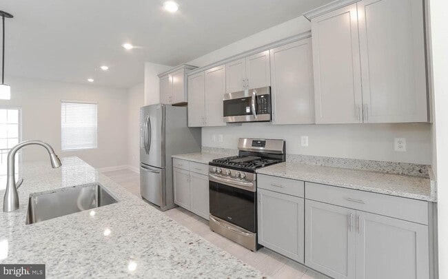 Building Photo - 23861 Myrtle Glen Way