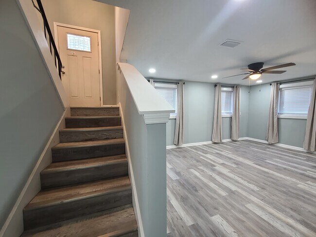 Building Photo - 5224 Roanoke Blvd