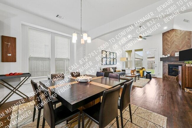 Building Photo - 2606 San Jacinto Dr