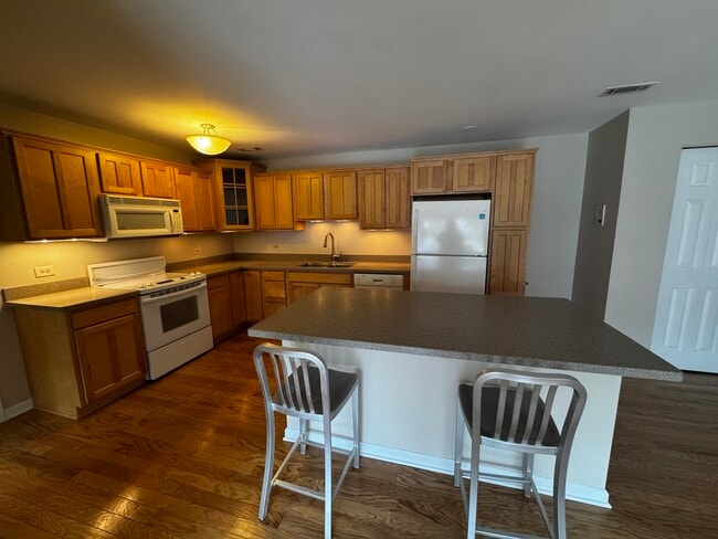 Building Photo - 10338 Parkside Ave