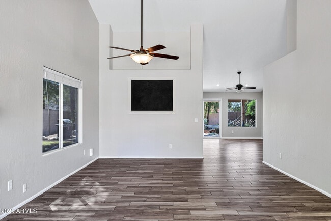 Building Photo - 4315 E Rocky Slope Dr